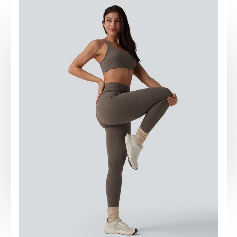 HALARA High Waisted Drawstring Leggings & Top Set Houndstooth size XS like new